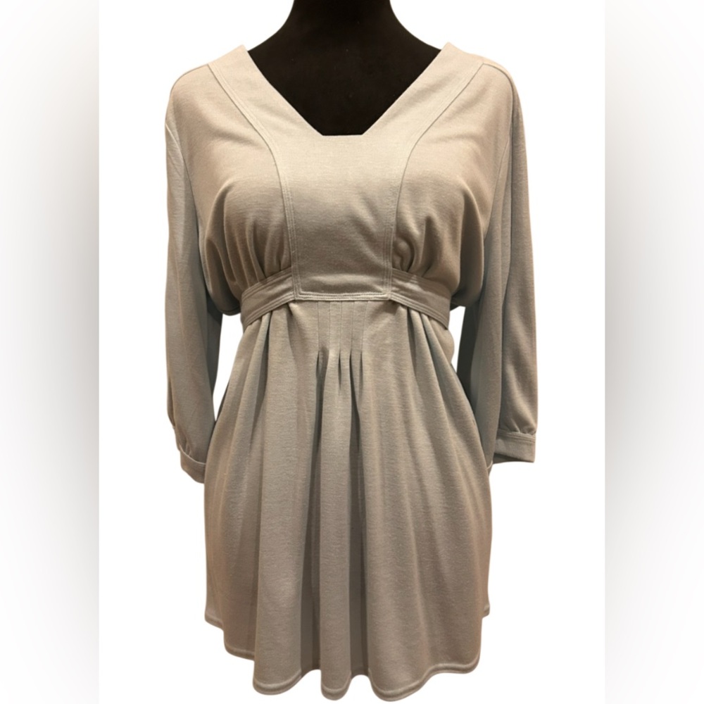 Emma James Elegant light blueV-Neck Blouse